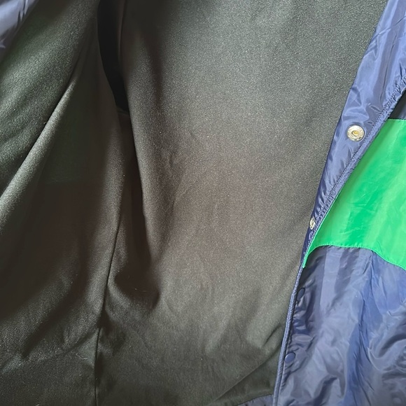 EUC RHONE Navy and Green Windbreaker size medium - Picture 5 of 9